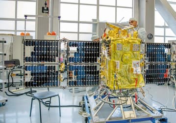 Новые российские спутники впервые будут работать на орбите 8070 км