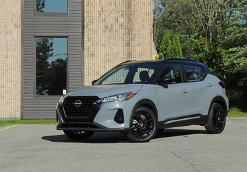 В России начались продажи кроссоверов Nissan Kicks. Названы цены
