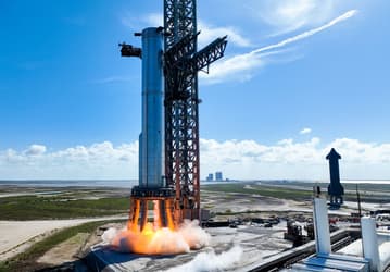 SpaceX установила рекорд, проведя огневые испытания ракеты Starship с 14 двигателями