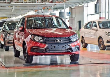 АвтоВАЗ начал выпускать некомплектные Lada Granta с технологическим рулём без подушки безопасности