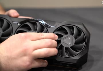 У Radeon RX 7900 XTX нашли скрытый датчик. Под вентилятором находится датчик температуры 