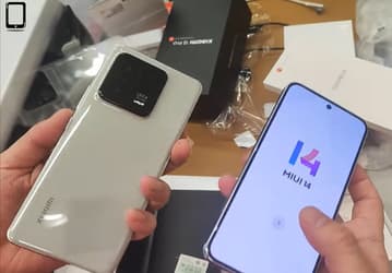 Появилась первая видеораспаковка Xiaomi 13 и Xiaomi 13 Pro, а также сравнение Xiaomi 13 Pro c Huawei Mate 50