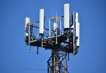 Торопиться не надо: переход на отечественное 4G-оборудование откладывается до 2025-2028 годов