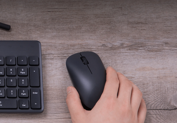 «Простая, легкая, беспроводная»: стартовали продажи Xiaomi Wireless Mouse Lite в России