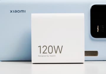 Xiaomi не стала жадничать и положила зарядное устройство в стандартный комплект Xiaomi 13 Pro