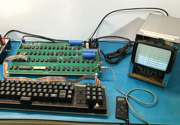 Компьютер Apple-1, пронумерованный Стивом Джобсом вручную, продан более чем за 440 000 долларов