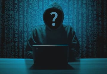 В сеть попали персональные данные сотрудников DNS из России и Казахстана. Хакеры опубликовали часть из них