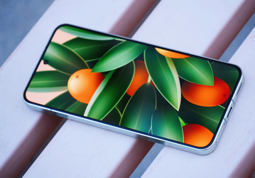 Xiaomi 13 с рекордно узким подбородком показали на новых живых фото