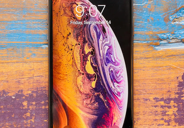 В iPhone XS установили боковой сканер отпечатков пальцев
