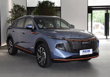 В России начали продавать кроссовер Haval Monster. Он крупнее Haval F7, а цена — от 2,2 млн рублей