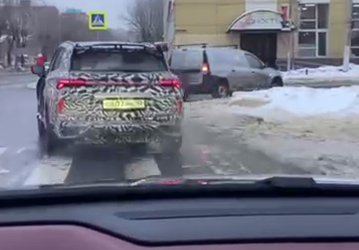 В РФ начались ходовые испытания совершенно нового Geely Coolray. Кроссовер засняли на дорогах общего пользования в Москве