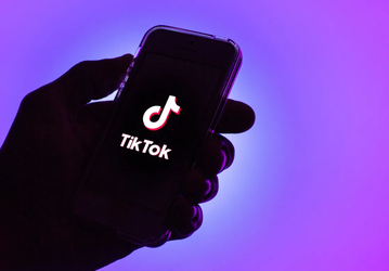 Вот это поворот: сервис коротких вертикальных видео TikTok тестирует горизонтальный режим