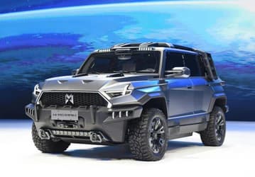 1070 л.с., автопилот, разгон до «сотни» за 4,2 с, режим краба и дрон в комплекте. Брутальный внедорожник Dongfeng проходит испытания
