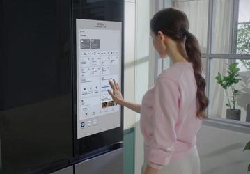 Samsung встроила «телевизор» в холодильник и предлагает смотреть на нём YouTube. Компания показала Bespoke Family Hub