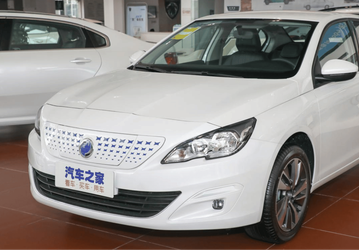 В Китае появился Peugeot 408 со съёмной тяговой батареей. Теоретически такой электрический Peugeot 408 мог бы доехать до России