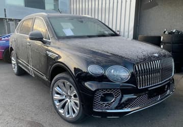 Хорошо, что есть параллельный импорт. В Россию везут топовый кроссовер Bentley Bentayga за 46 миллионов рублей