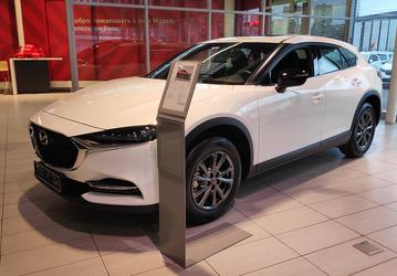 В России начали продавать новые Mazda CX-4 с гарантией. Названы цены на четыре модели
