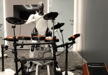Барабанщик, у которого нет души. Робота-гуманоида Xiaomi CyberOne усадили за цифровую барабанную установку