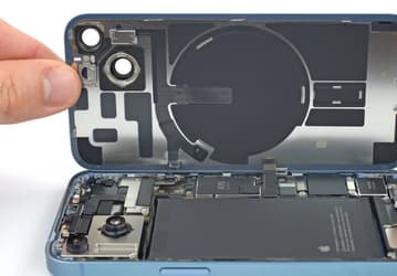 Apple снова обвиняют в практике запланированного устаревания