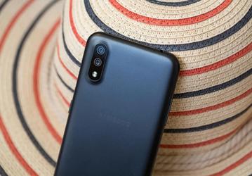 Samsung снова показала всем, как надо. Компания обновила Android у очень бюджетного Galaxy A01 из 2019 года