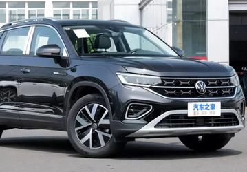 В РФ появился «родной брат» Tiguan. Крупный российский дилер открыл предзаказ на кроссовер Volkswagen Tayron