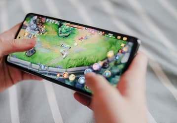 Samsung действительно быстро взялась решать проблему. Обновление, улучшающее игровую производительность линейки Galaxy S22, уже вышло в Европе