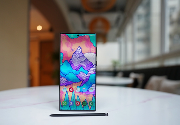 Для Samsung Galaxy S22 выпущены два приложения, превращающие фронтальную камеру в индикатор батареи и уведомлений