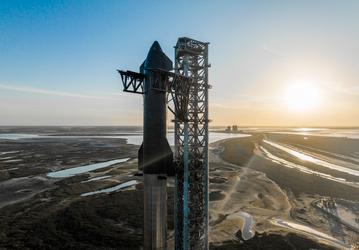 Гигантскую ракету Starship впервые заправили в собранном виде. Илон Маск показал новые фото 