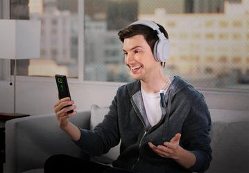 Беспроводной микрофон Razer Seiren BT ориентирован на мобильных стримеров