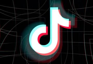 TikTok ограничил работу в России из-за «закона о фейках». Теперь нельзя вести прямые трансляции и загружать новые видеоролики