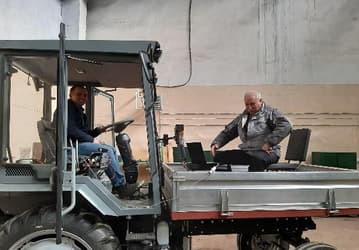 В России создали свой первый электрический трактор