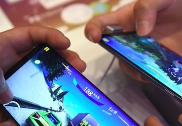 Samsung перестала уничтожать игровую производительность своих смартфонов? Свежее обновление отключает ограничения производительности в играх