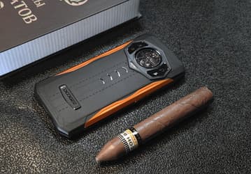 Неубиваемый смартфон с двумя экранами, IP69K, NFC, беспроводной зарядкой и Android 12 с большой скидкой. Doogee S98 выйдет 28 марта