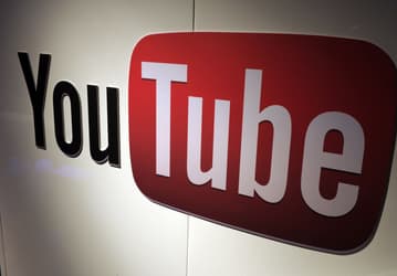 Глава Крыма призвал заблокировать YouTube. Роскомнадзор требует восстановить доступ к каналу Сергея Аксёнова