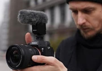 Появились изображения объектива Sony FE PZ 16-35mm F4 G (SELP1635G), названа цена