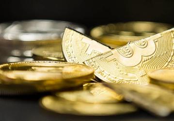 Bitcoin так и не может подняться выше $40 000. Актуальные курсы криптовалют