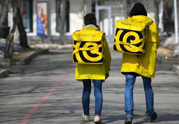 Из курьеров — в «айтишники». Яндекс выделит 10 млн рублей на переобучение курьеров в IT-специалистов