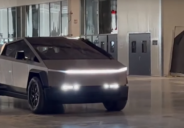 Tesla Cybertruck умеет подруливать задними колёсами. Это показали вживую