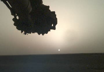 NASA запечатлело восход Солнца на Марсе: фото и видео