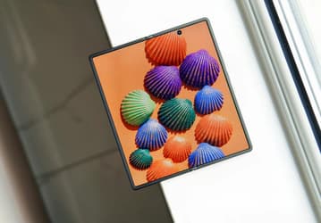 Учись, Samsung. Фотографии подтверждают, что складной Vivo X Fold имеет почти незаметную складку на экране
