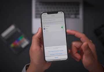 Пользователи iPhone смирились со слежкой