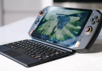 Очень дорого, зато с очень большим экраном. OneXPlayer 8.4 на Ryzen 7 5800U можно заказать за 1450 долларов
