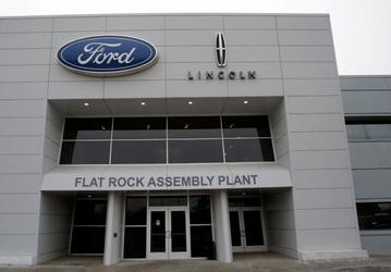 Ford и GM остановят производство на двух заводах в Мичигане