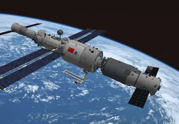 Китайский космический корабль «Шэньчжоу-13» отстыковался от орбитального модуля «Тяньхэ». Он вернет на Землю трех тайконавтов