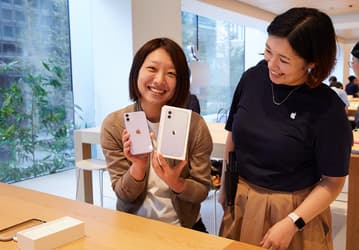 Бестселлер iPhone 11 рекордно подешевел в России
