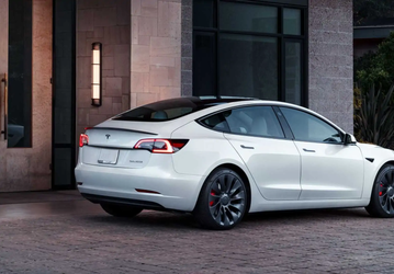 Tesla Model 3 стал бестселлером, обогнав всех конкурентов с ДВС в Европе