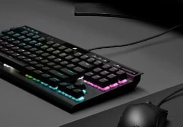В клавиатуре Corsair K70 RGB TKL используются оптико-механические переключатели с ресурсом 150 млн нажатий