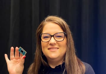 На процессоре Intel 2023 модельного года уже запустили Windows. Компания похвасталась достижением в разработке Meteor Lake