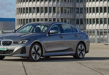 BMW выпустила новый электромобиль i3, но он не имеет ничего общего с культовой машиной десятилетней давности