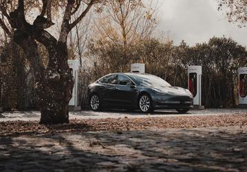 «Цена достигла безумного уровня», — Илон Маск подтвердил, что Tesla будет сама заниматься добычей лития